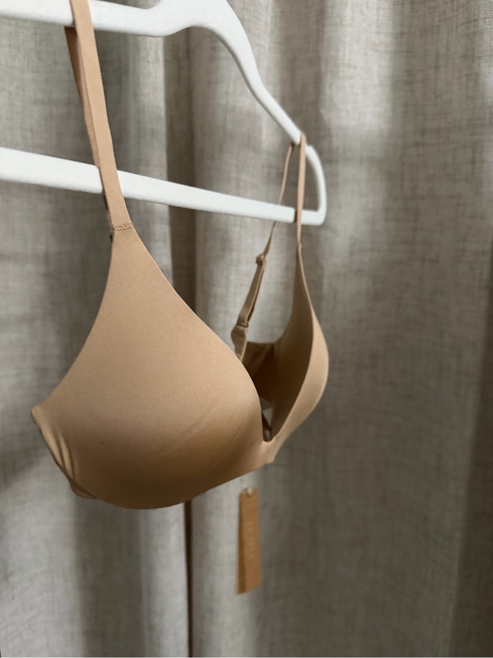 SKIMS wireless form super pushup Seamless Light Tan Bra - Picture 2 of 5